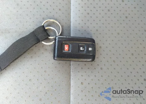 2004 Toyota Prius z USA, uszkodzony, nr VIN JTDKB20U040080178